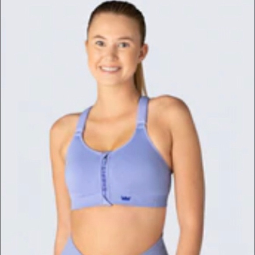 SheFit LOW IMPACT SPORTS BRA 4 luxe